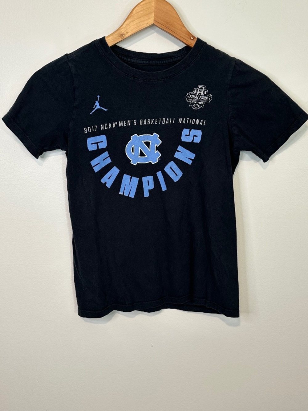 UNC Basketball 2017 Champions Tee Shirt Black and Blue Nike Jordan Size: S